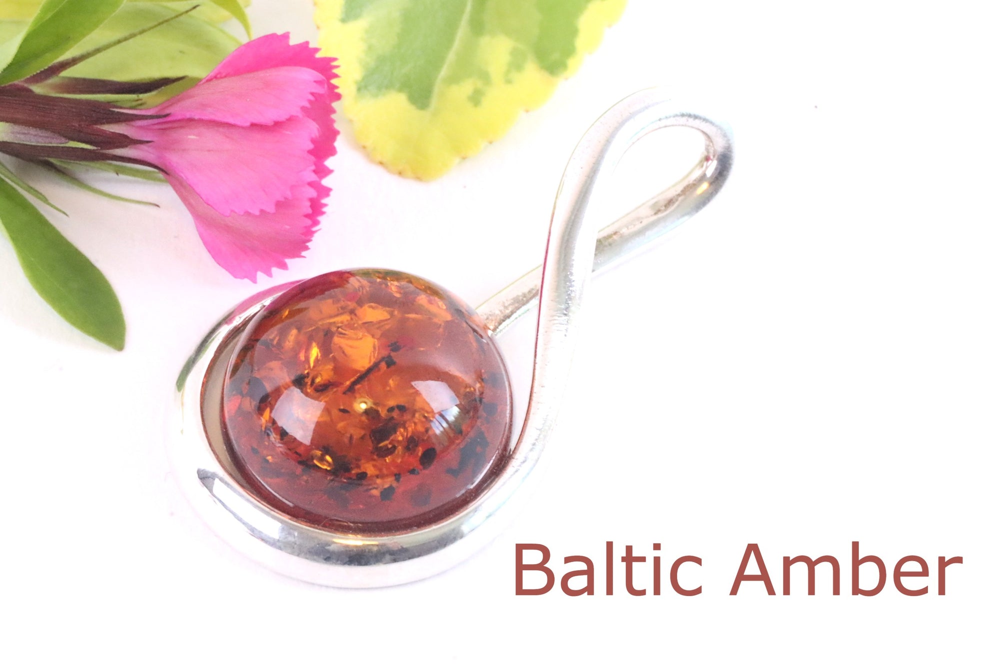 Quality Silver Circle Pendant with Honey Baltic Amber Gemstone