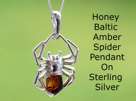 Silver_spider_pendant
