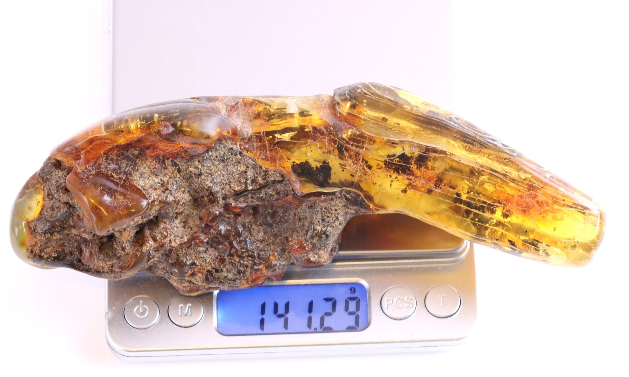 Remarkable Large Piece Of Baltic Amber With 2 X Insects Inclusions