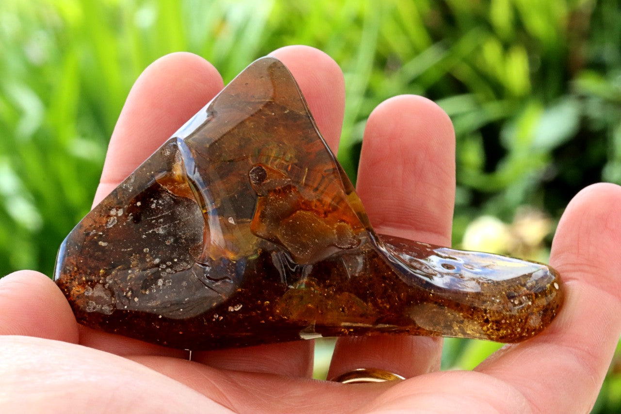 Large Natural Baltic Amber Gemstone (53g).
