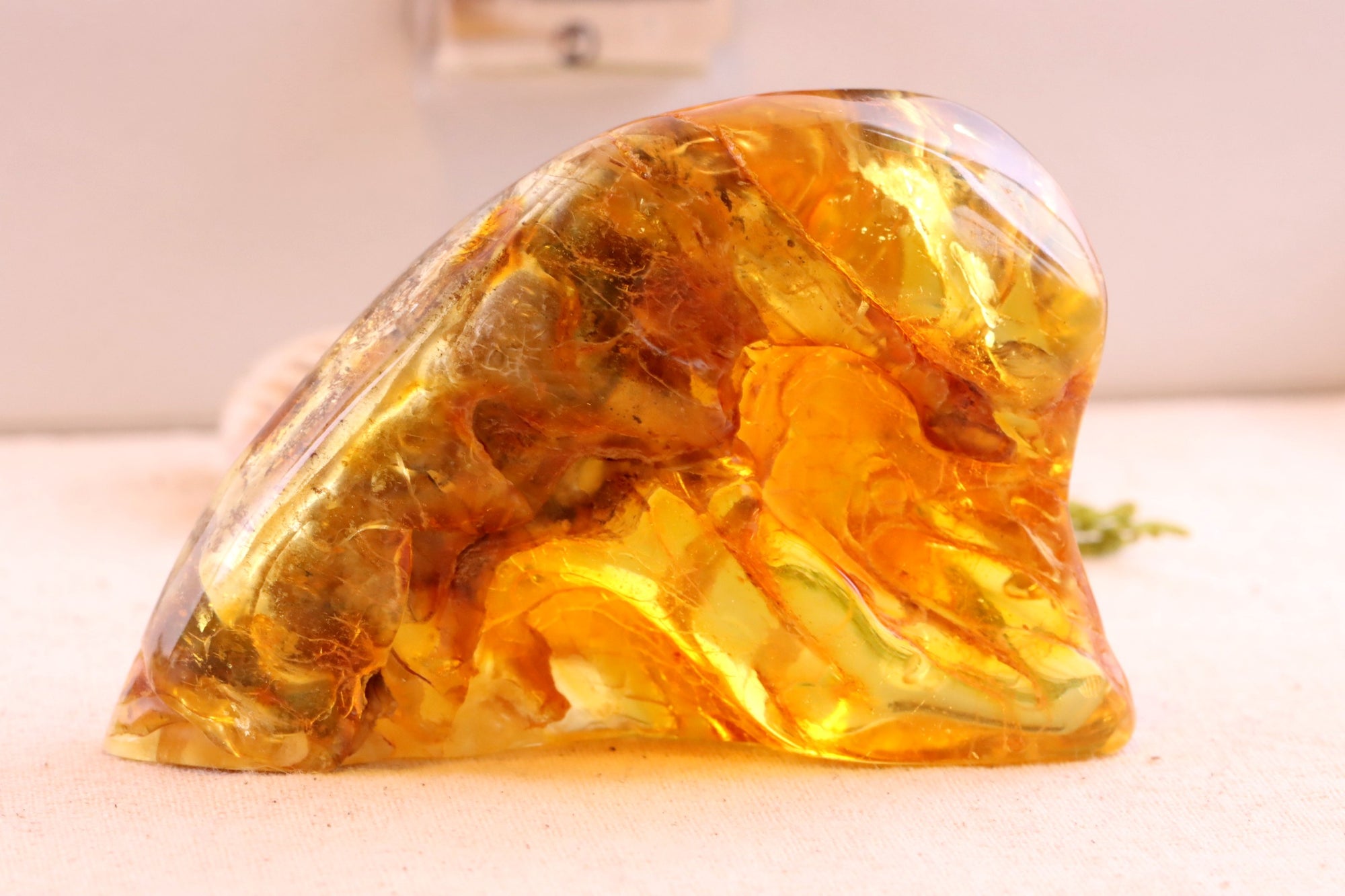 Unbelievable Large 117.9g Amber Stone