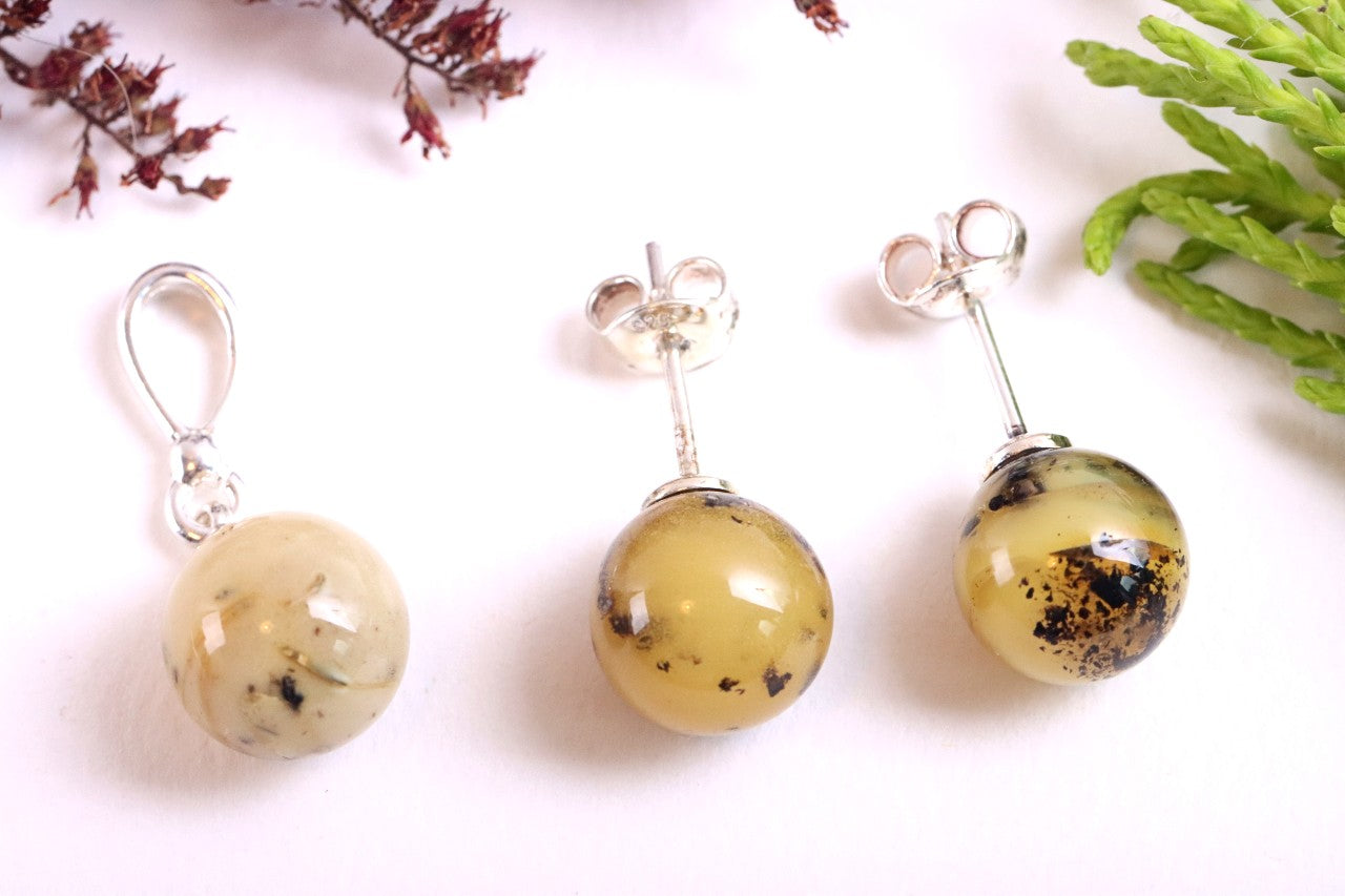 Amber Pendant and Earrings Set