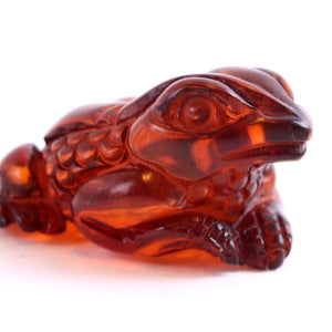 front view of carved frog