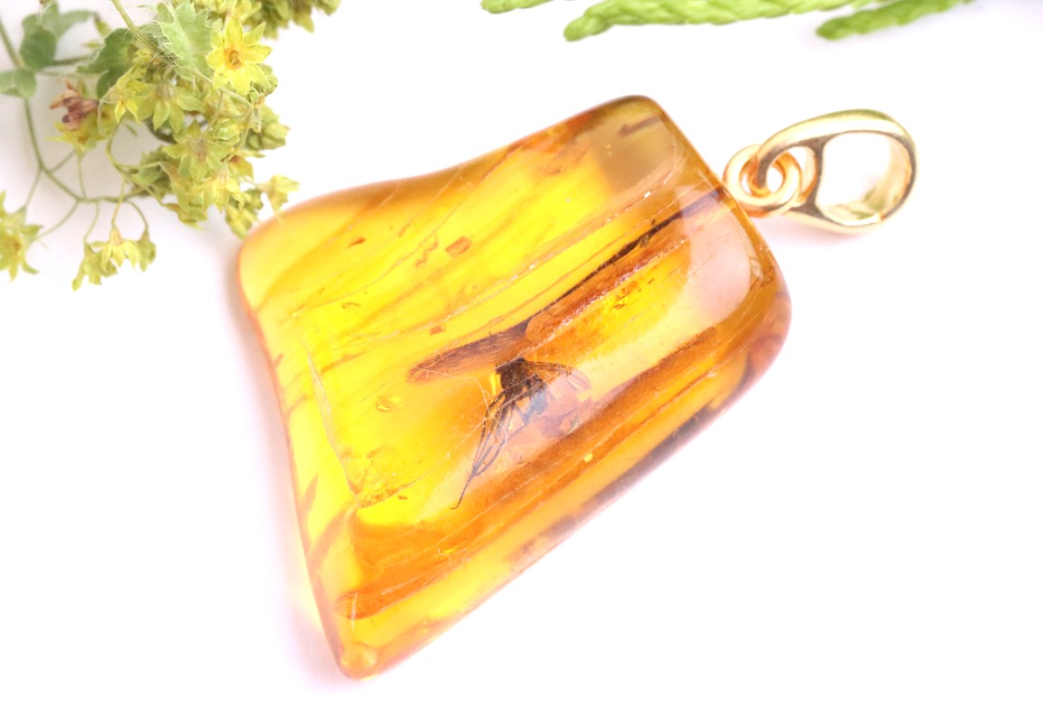 Gold Pendant with Inclusion