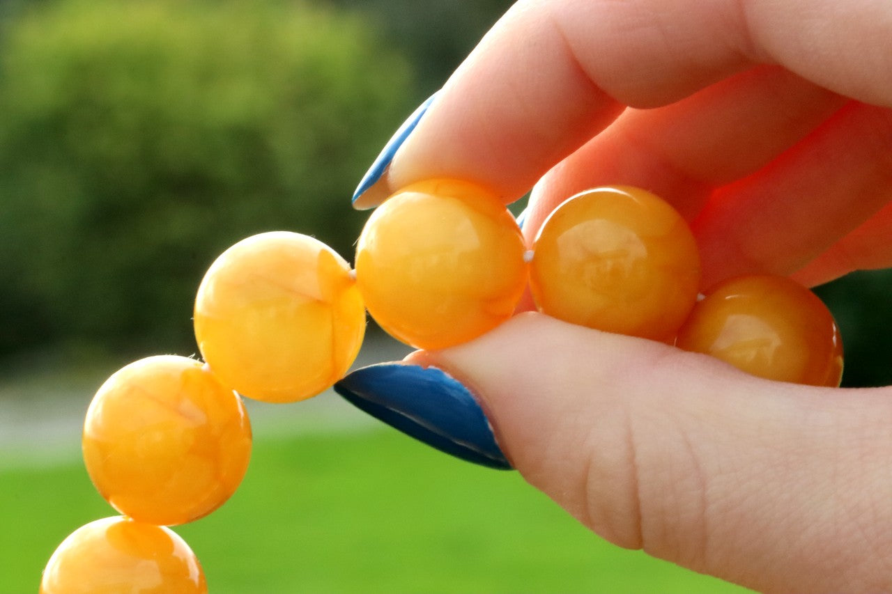 AAA Grade Beeswax Amber Beads – 14pcs, 14.9mm Round