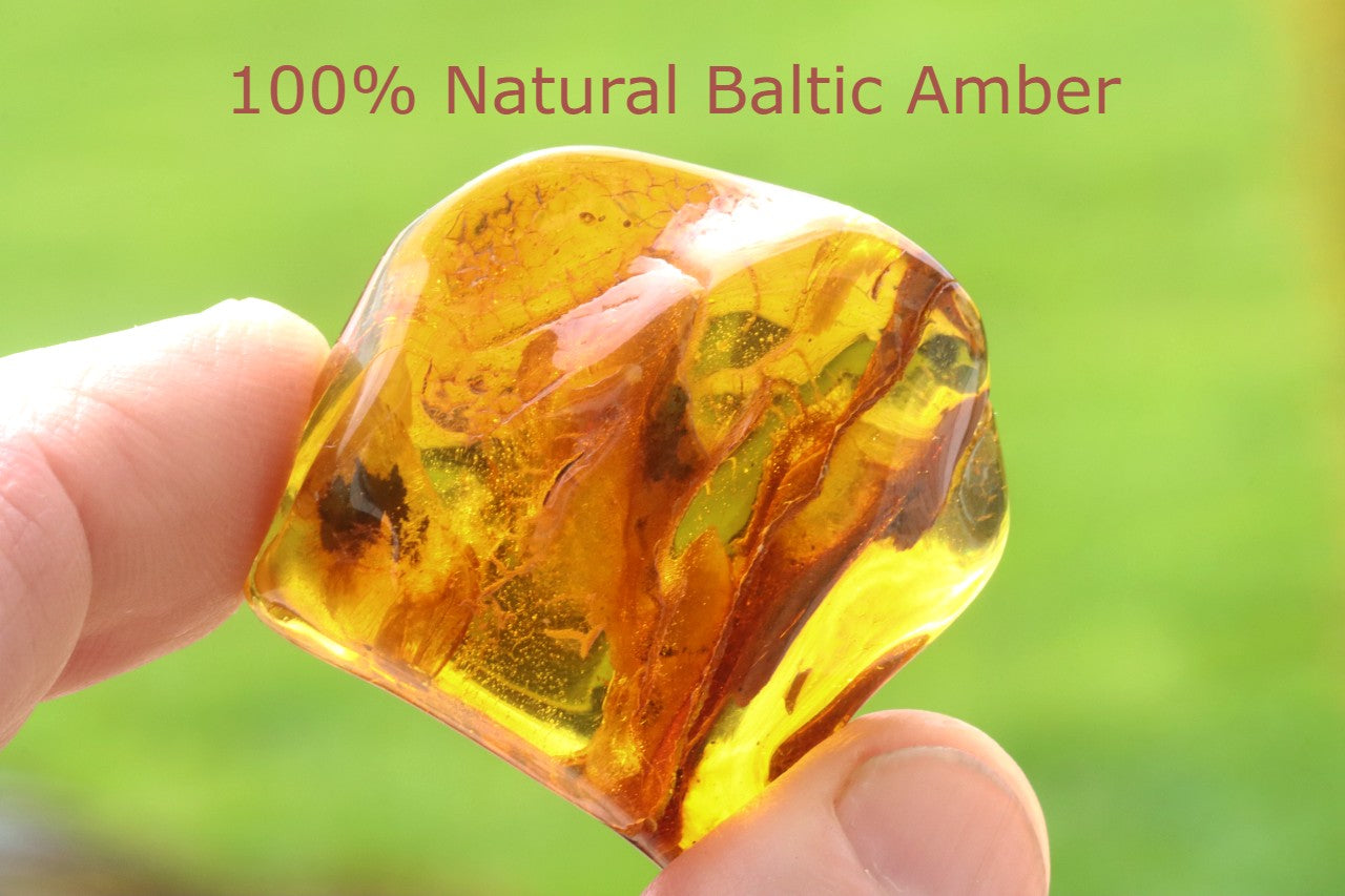Baltic Amber Palm Stone – Smooth Meditation & Stress Relief Gem