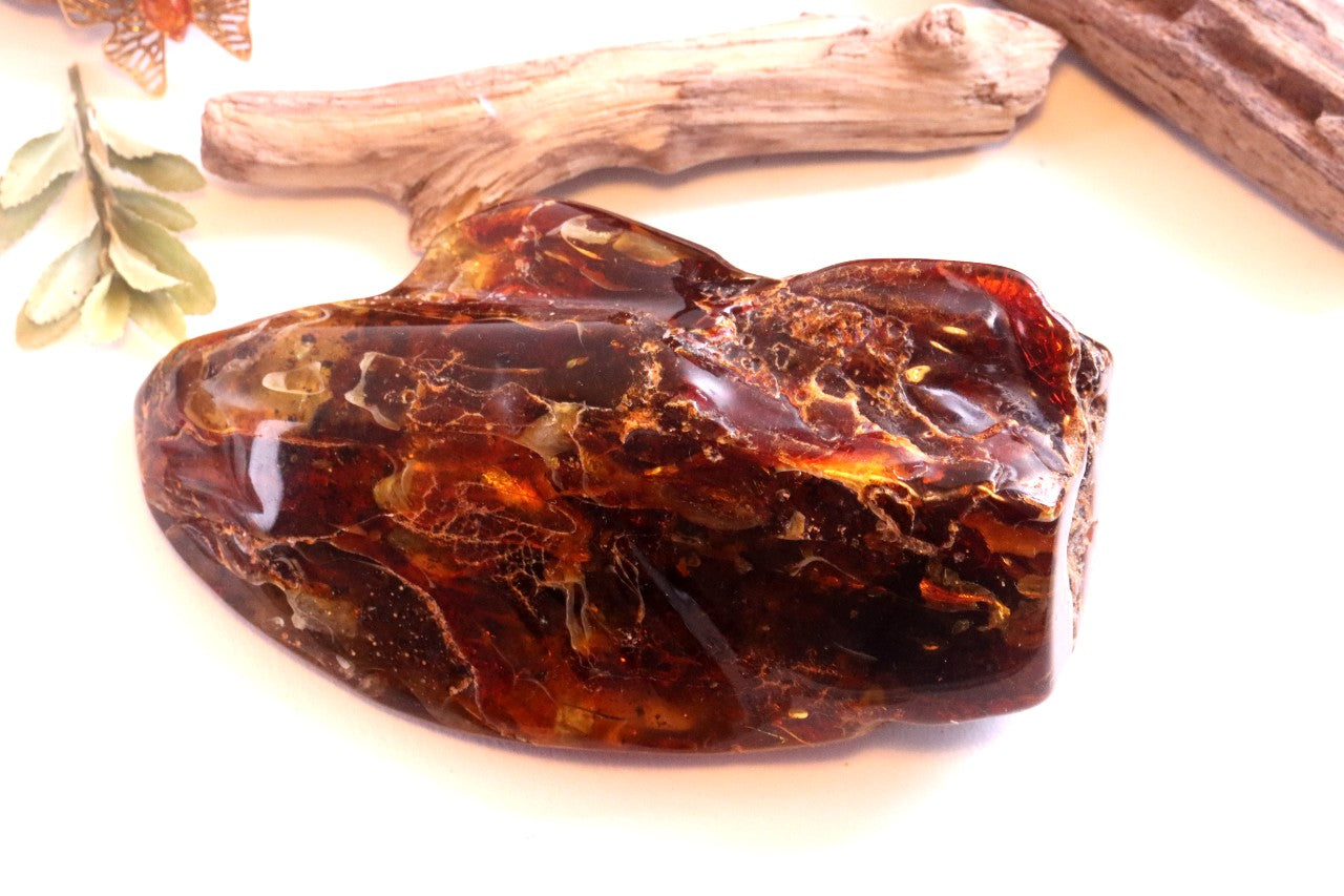 Unbelievable Large 135g Baltic Amber Collector's Gem