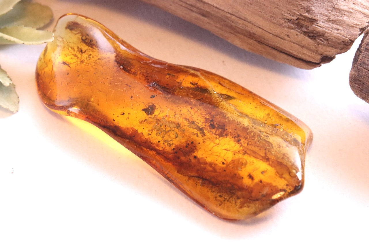 Amber Gem With 8 X Insects and air bubbles