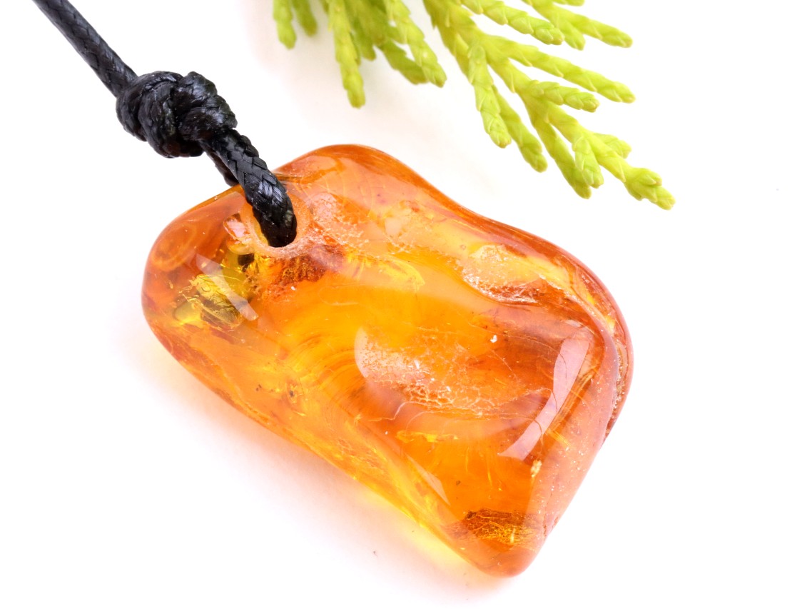 Baltic Amber Amulet with Insect Inclusion | 40 Million Year Old Fossil Resin from Eocene Era