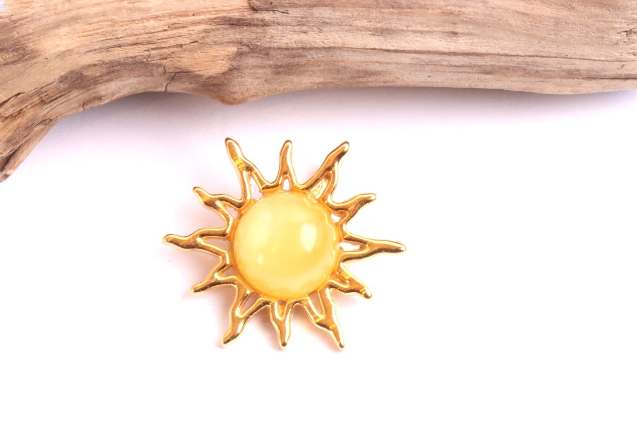 Gold Sun Pendant – 925 Gold-Plated Silver with Baltic Amber Gemstone
