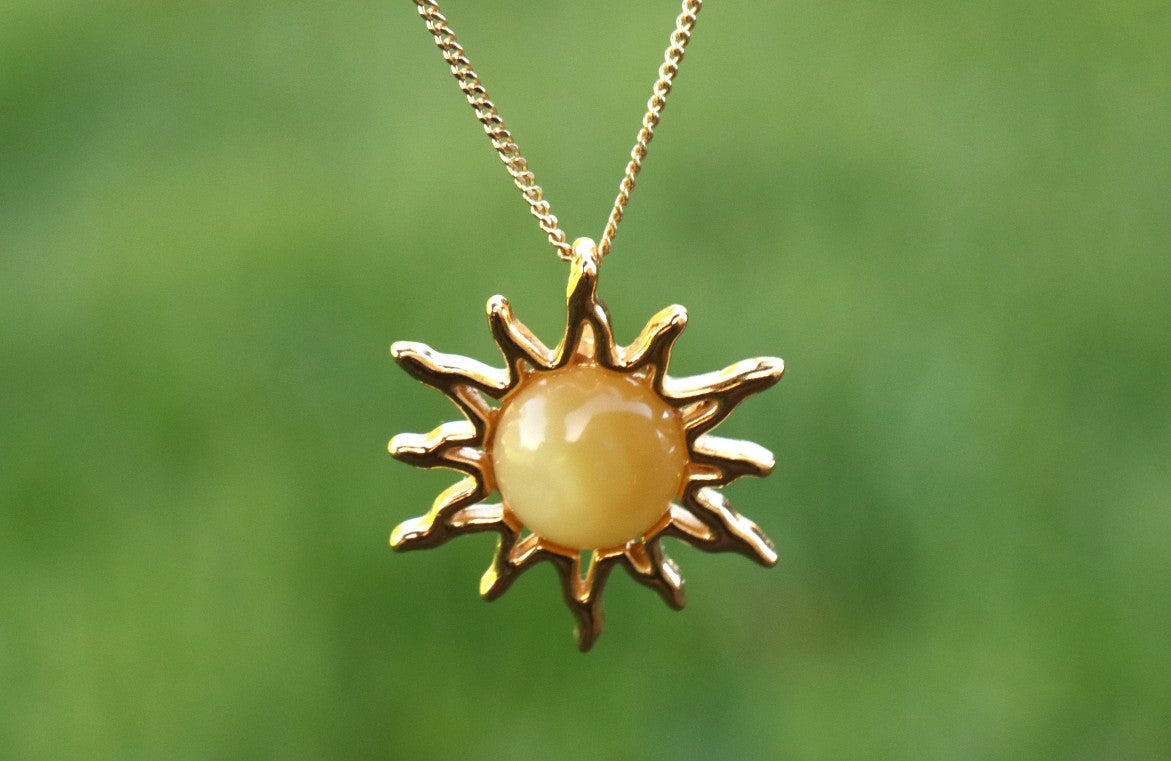 Gold Sun Pendant – 925 Gold-Plated Silver with Baltic Amber Gemstone