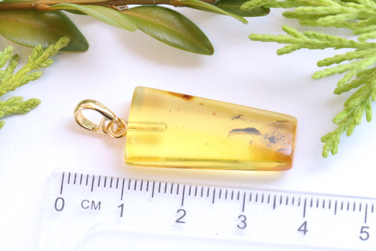 Natural Baltic Amber Pendant with Insect Inclusion – 925 Gold-Plated Silver Setting