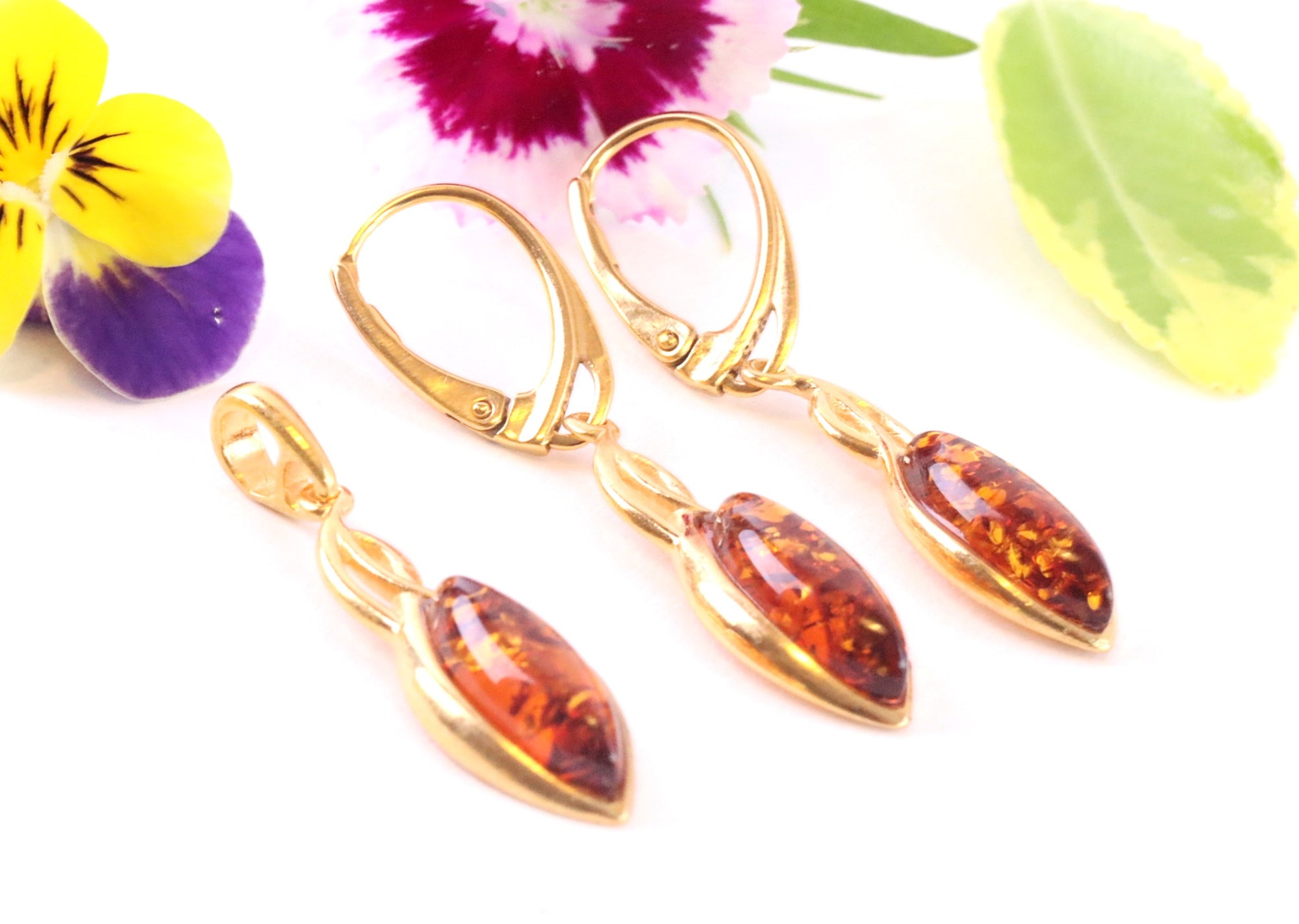 925 Gold Plated Earrings and Pendant Set