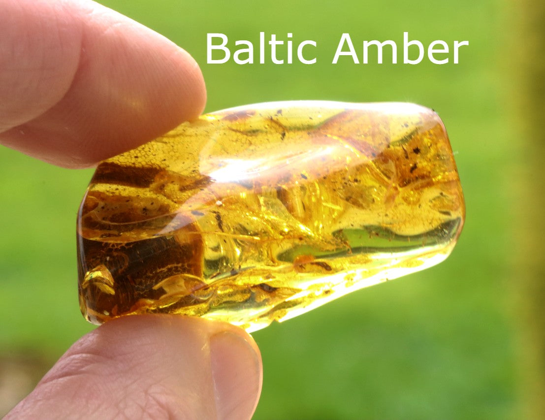 Baltic Amber Palm Stone – Smooth Meditation & Stress Relief Gem