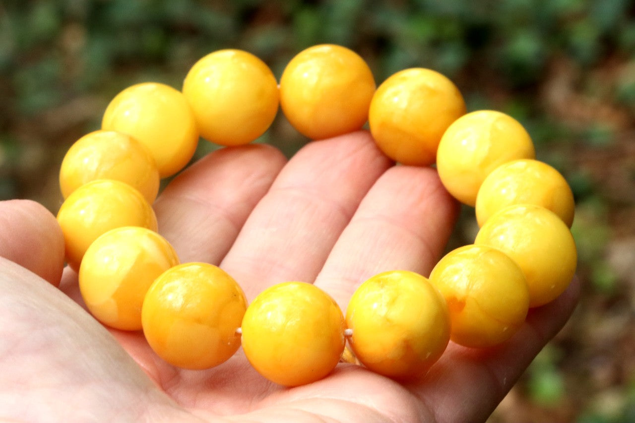 AAA Grade Beeswax Amber Beads – 14pcs, 18mm Round