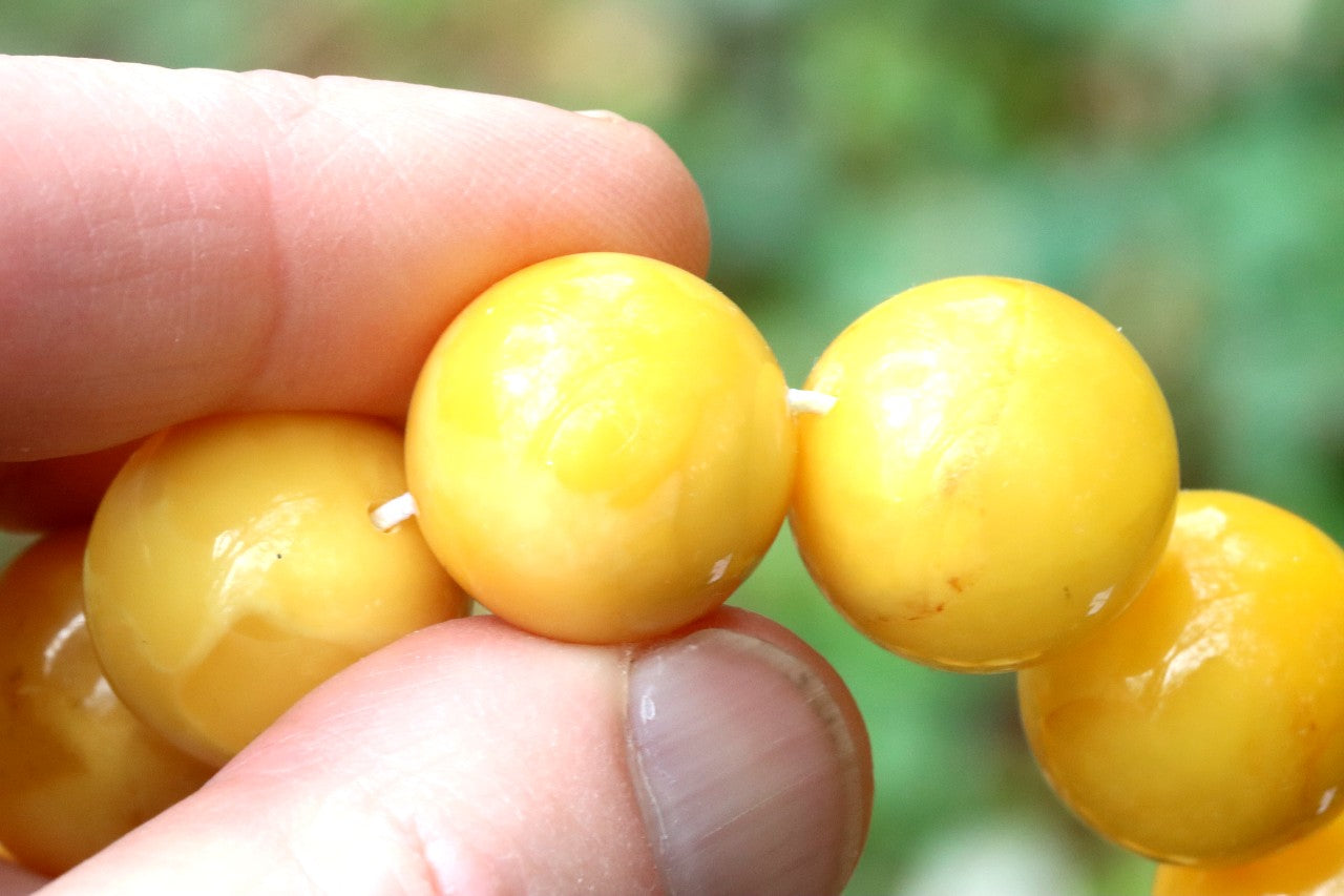 AAA Grade Beeswax Amber Beads – 14pcs, 18mm Round