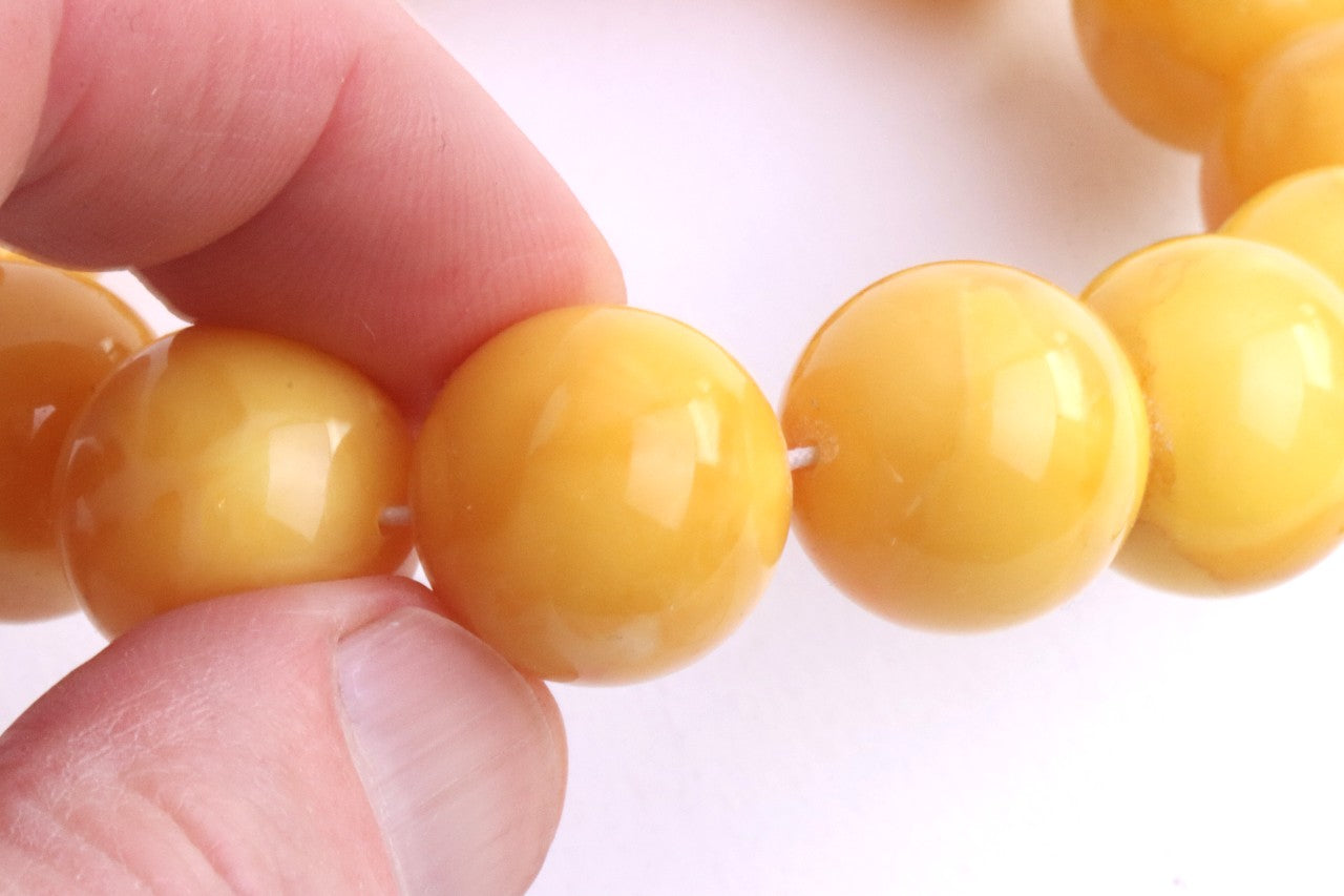 AAA Grade Beeswax Amber Beads – 14pcs, 18mm Round