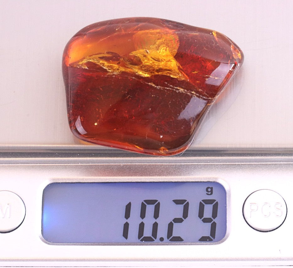 Smooth Polished Baltic Amber Gem – 40 Million-Year-Old Meditation Stone