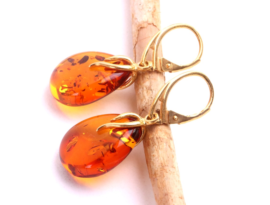 Elegant Gold Teardrop Earrings