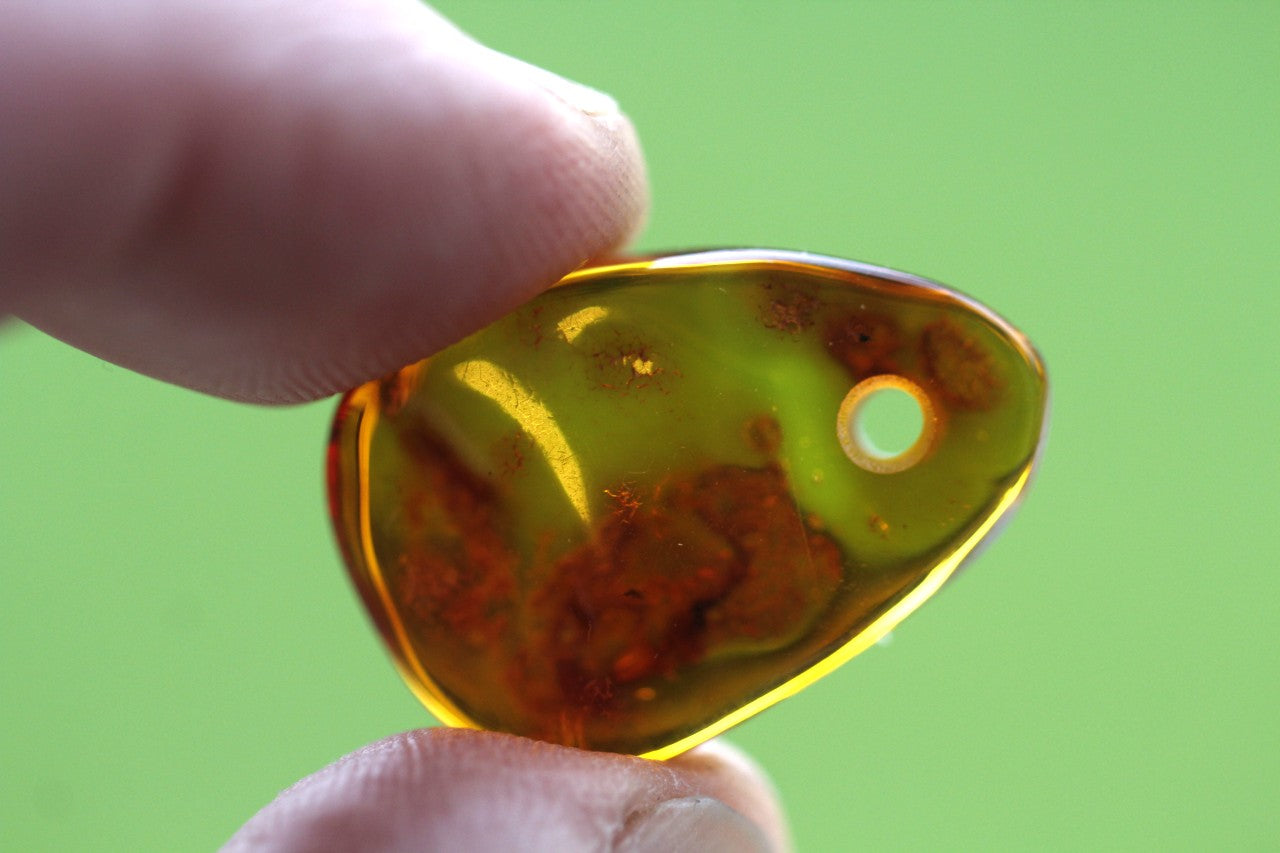 Collection of 6 pieces Amber Mini Pendants with 2mm Hole