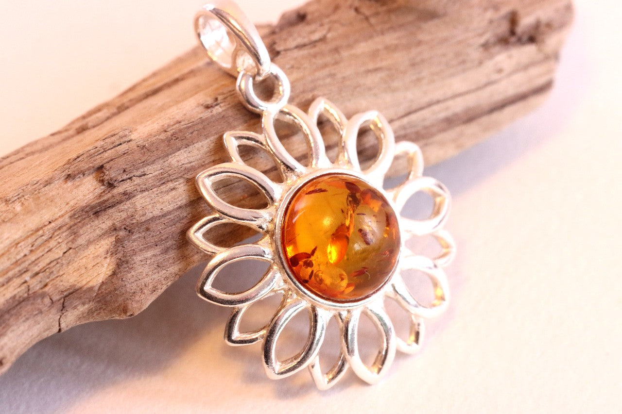 Handmade Delightful Flower Baltic Amber Gem Pendant