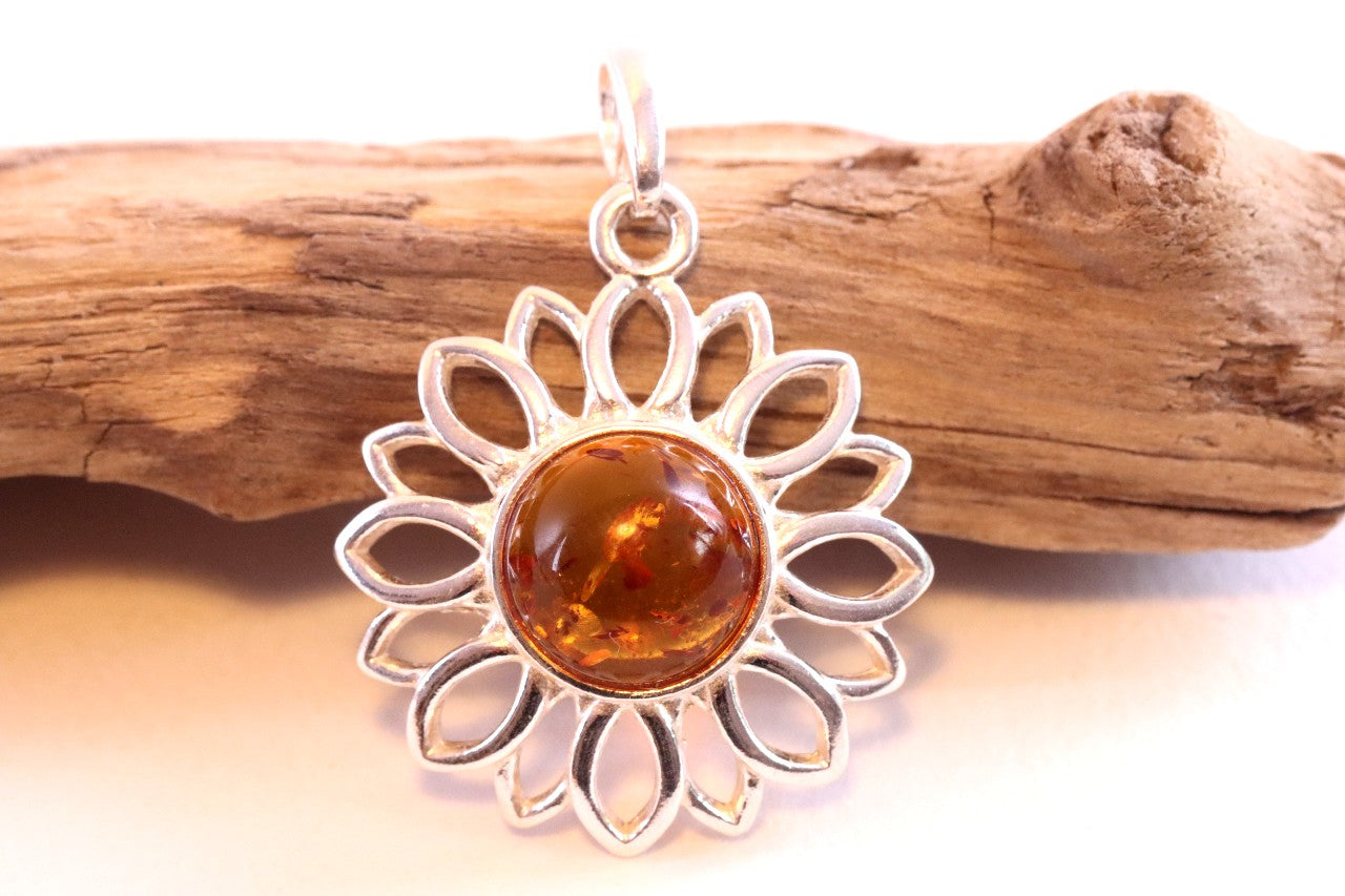 Handmade Delightful Flower Baltic Amber Gem Pendant