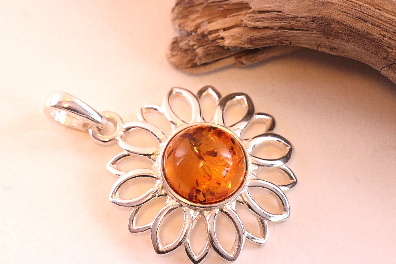 Handmade Delightful Flower Baltic Amber Gem Pendant