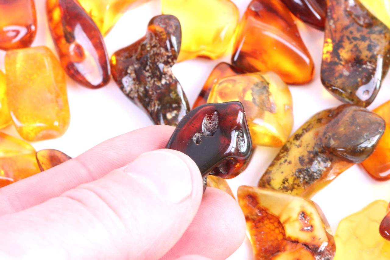 Crafters Wholesale Offer Tumbled Amber Gemstone / Average 2g - 3g each