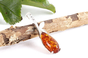 Sparkling Leaf Motif Pendant - Amber SOS